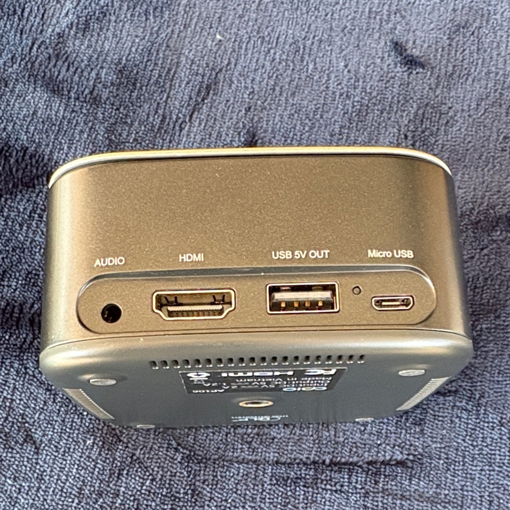 Black Micro Projector - Picture 4 of 7
